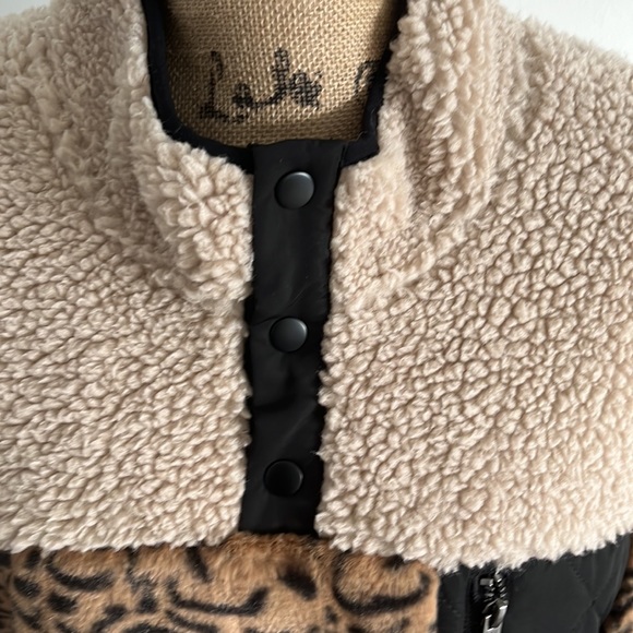 NWOT Rails Sherpa leopard print pullover - Picture 4 of 9